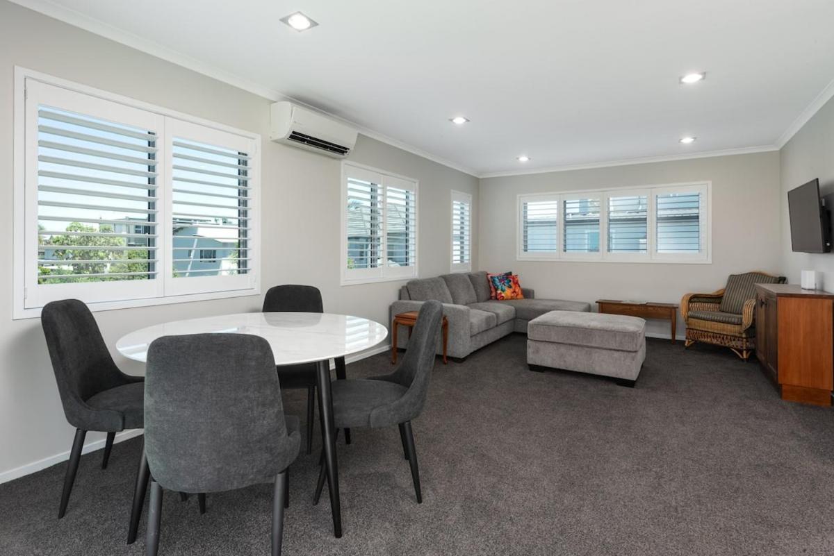 Modern Marine Parade Apartment Mount Maunganui Exteriör bild